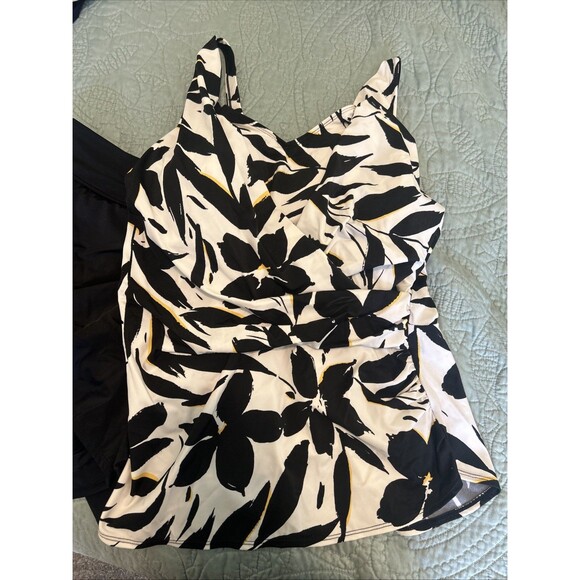 Denim & Co Beach Swimsuit - Picture 2 of 7